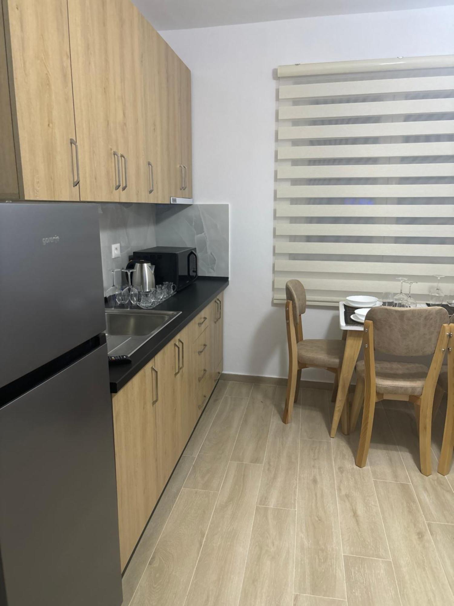 Kevi 'S Place Tirana Exterior photo